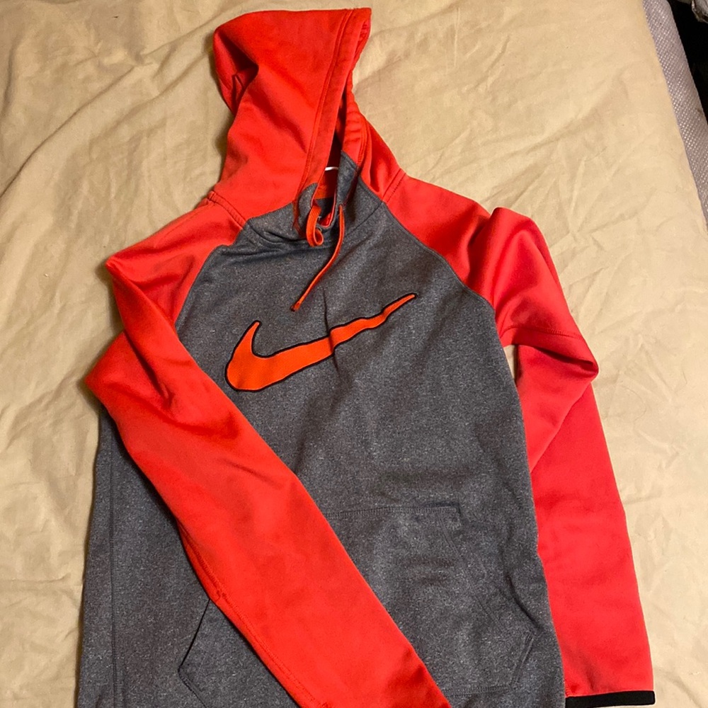 Color block NIKE hoodie